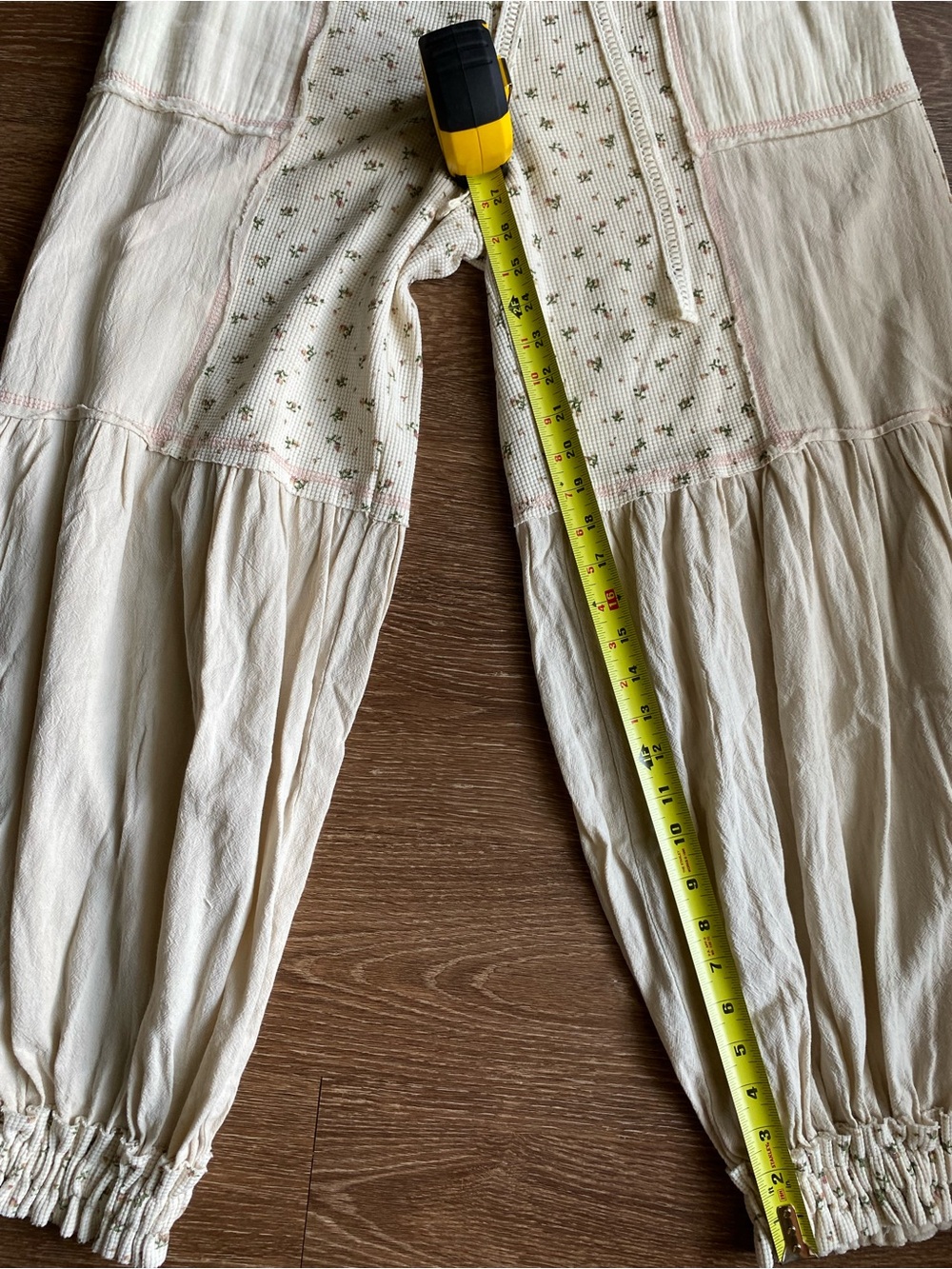NWOT POL Cream Cropped Harem Pants with Drawstring - Picture 5 of 5